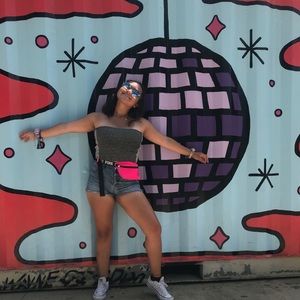 Meet your Posher, Iris